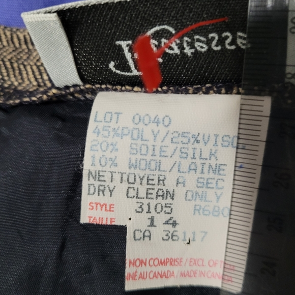 Vintage Herringbone Wool Blend Tweed Midi Skirt - Made in Canada - Picture 7 of 7